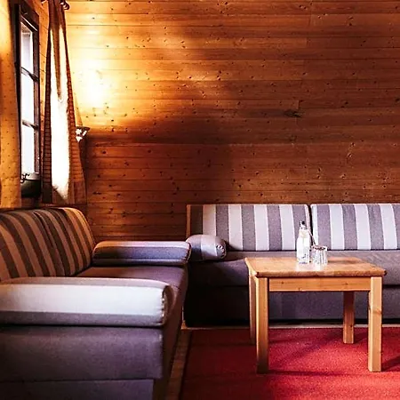 Naturel Hoteldorf Seeleitn アパートホテル ファアーク・アム・ゼー
